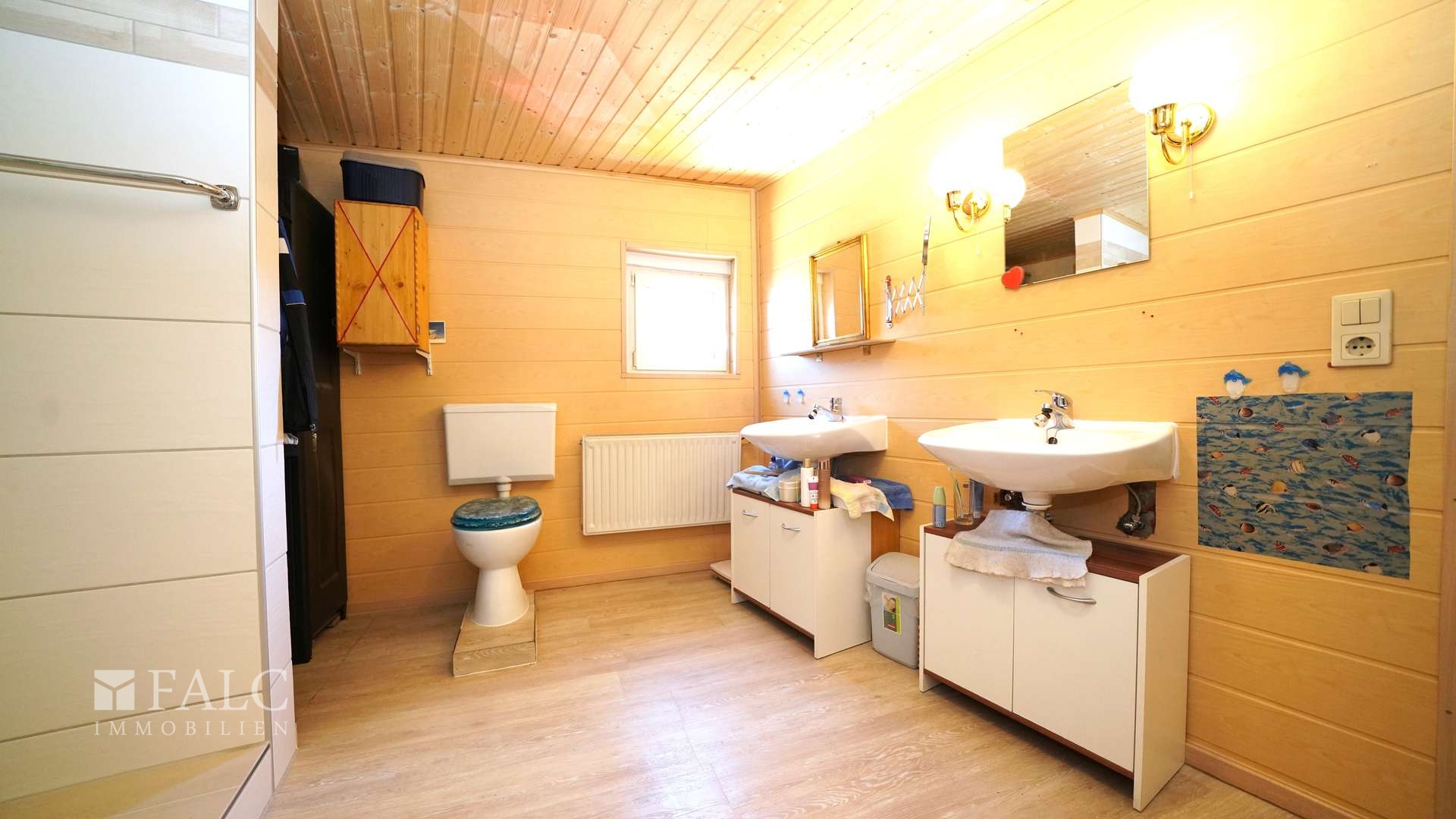 modernes Bad mit WC OG